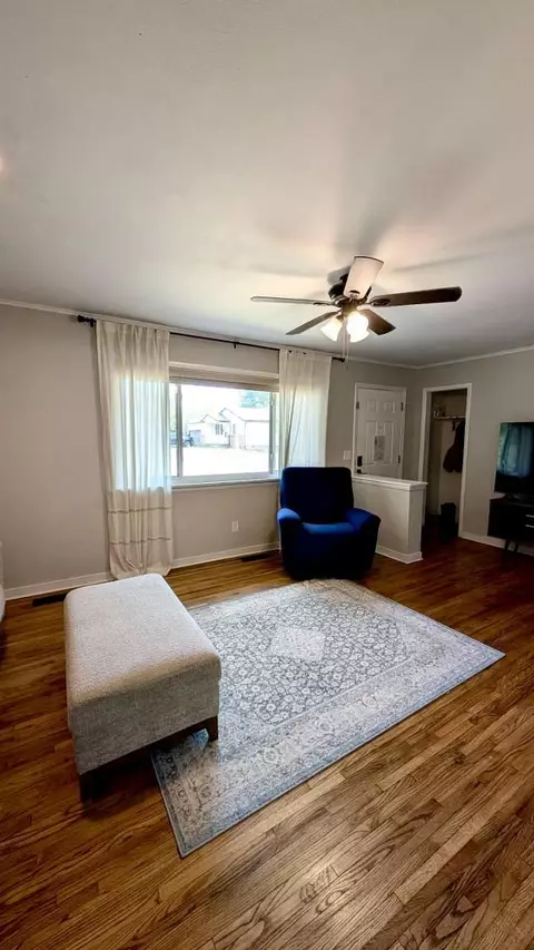 Living - 617 E Fort Worth Pl, Broken Arrow, OK 74012 photo 2 of 3