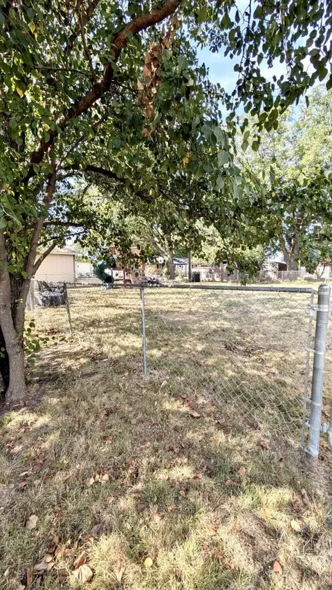 Exterior - 617 E Fort Worth Pl, Broken Arrow, OK 74012 photo 12 of 13