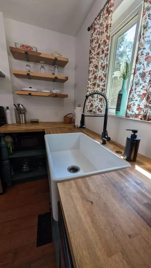 Kitchen - 617 E Fort Worth Pl, Broken Arrow, OK 74012 photo 3 of 5