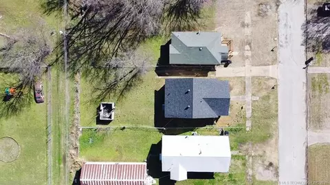 View/Area - 907 E 3rd St, Okmulgee, OK 74447 photo 4 of 5