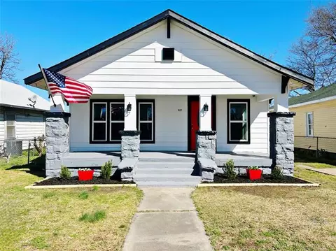 Exterior - 907 E 3rd St, Okmulgee, OK 74447 photo 2 of 12