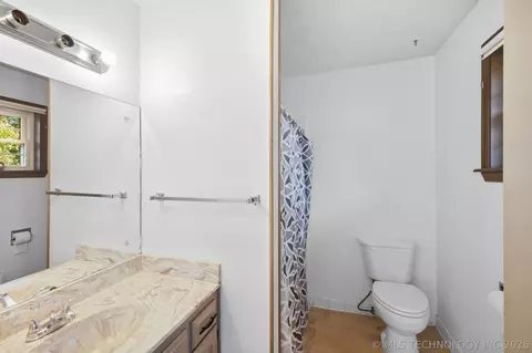 Bath - 1509 Lahoma, Pryor, OK 74361 photo 2 of 2