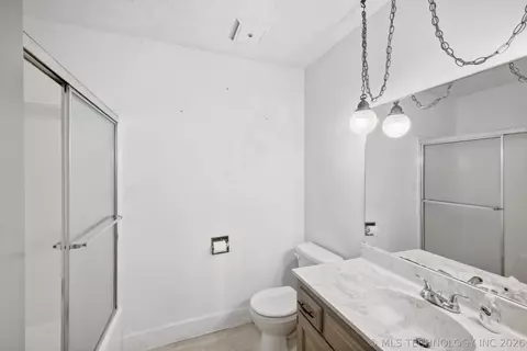 Bath - 1509 Lahoma, Pryor, OK 74361 photo 1 of 2