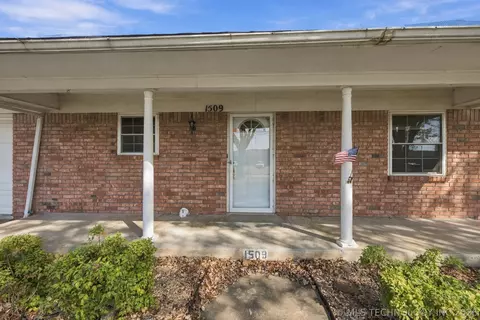 Exterior - 1509 Lahoma, Pryor, OK 74361 photo 3 of 5