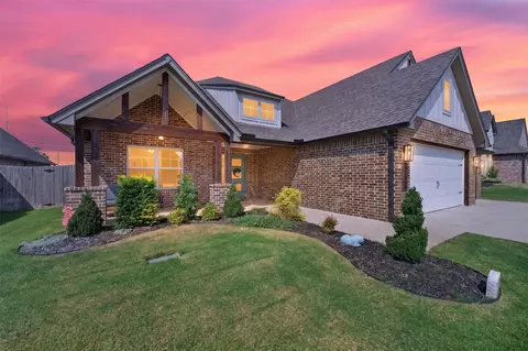 Exterior - 8728 E Joliet St, Broken Arrow, OK 74014 photo 2 of 6