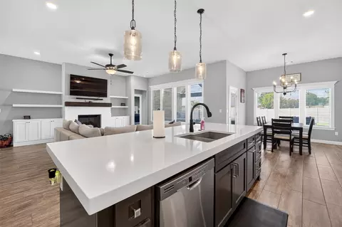 Kitchen - 8728 E Joliet St, Broken Arrow, OK 74014 photo 4 of 4