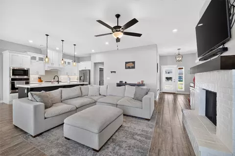 Living - 8728 E Joliet St, Broken Arrow, OK 74014 photo 1 of 1