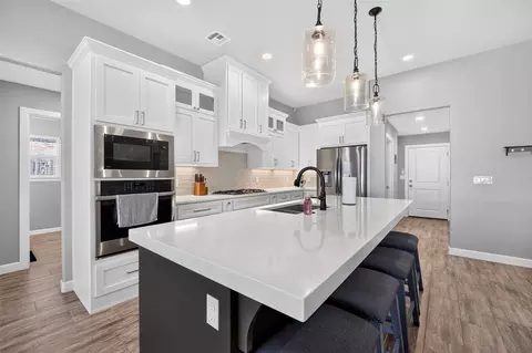 Kitchen - 8728 E Joliet St, Broken Arrow, OK 74014 photo 2 of 4