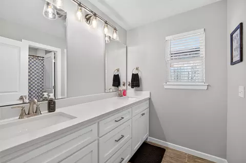 Bath - 8728 E Joliet St, Broken Arrow, OK 74014 photo 5 of 7