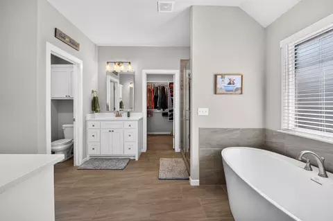Bath - 8728 E Joliet St, Broken Arrow, OK 74014 photo 1 of 7