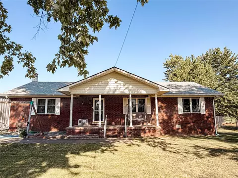 208 S Willey St, Fort Gibson, OK 74434