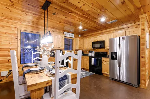 Dining - 200 Stevens Rd, Broken Bow, OK 74728 photo 1 of 3