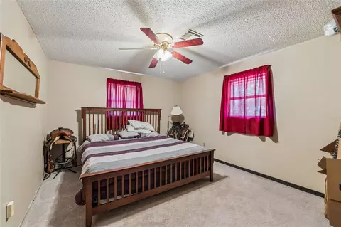 Bedroom - 20220 E 700 Rd, Wagoner, OK 74467 photo 2 of 6
