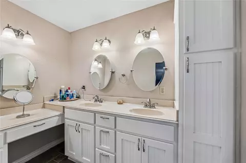 Bath - 20220 E 700 Rd, Wagoner, OK 74467 photo 2 of 3