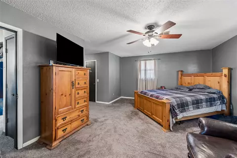 Bedroom - 20220 E 700 Rd, Wagoner, OK 74467 photo 5 of 6