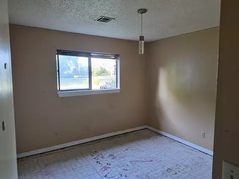 Bedroom - 300 7th Ave, Warner, OK 74469 photo 1 of 3