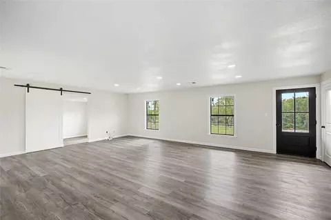Living - 422311 E 1142 Rd, Eufaula, OK 74432 photo 4 of 7