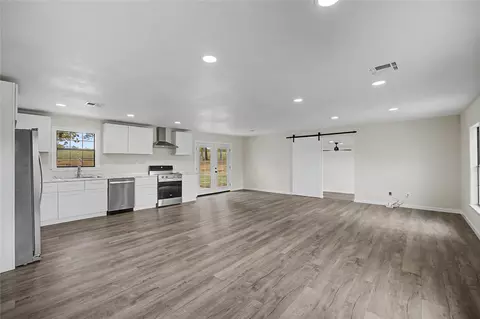 Living - 422311 E 1142 Rd, Eufaula, OK 74432 photo 1 of 7