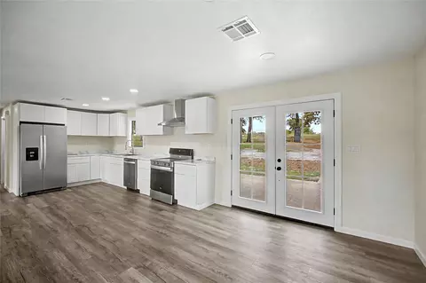 Kitchen - 422311 E 1142 Rd, Eufaula, OK 74432 photo 1 of 2