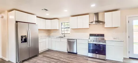Kitchen - 422311 E 1142 Rd, Eufaula, OK 74432 photo 1 of 6