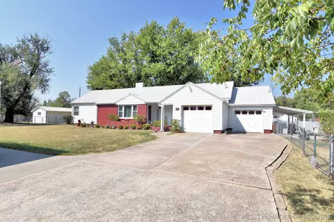 530 S 19th St, Collinsville, OK 74021