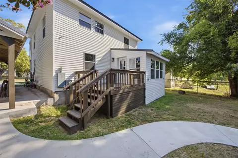 Exterior - 206 Broadway Ave, Eufaula, OK 74432 photo 6 of 9