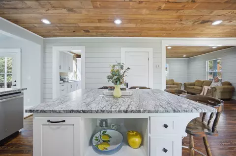 Kitchen - 206 Broadway Ave, Eufaula, OK 74432 photo 2 of 7
