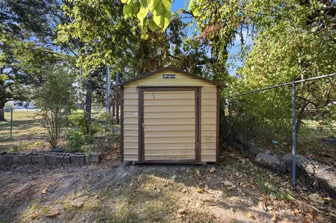 Exterior - 206 Broadway Ave, Eufaula, OK 74432 photo 7 of 9