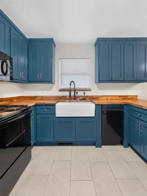 Kitchen - 24304 E 111th St S, Broken Arrow, OK 74014 photo 1 of 4