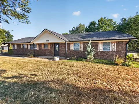 Exterior - 24304 E 111th St S, Broken Arrow, OK 74014 photo 2 of 11