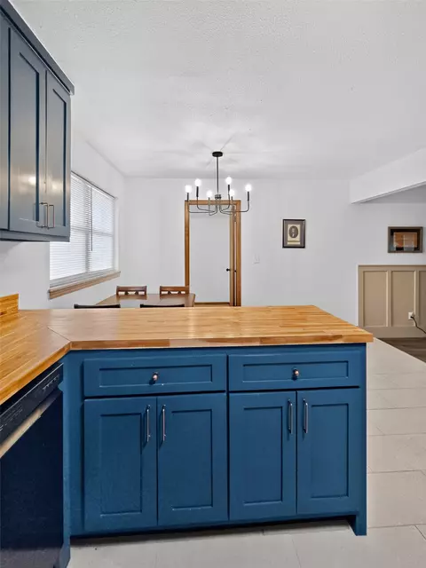 Kitchen - 24304 E 111th St S, Broken Arrow, OK 74014 photo 2 of 4