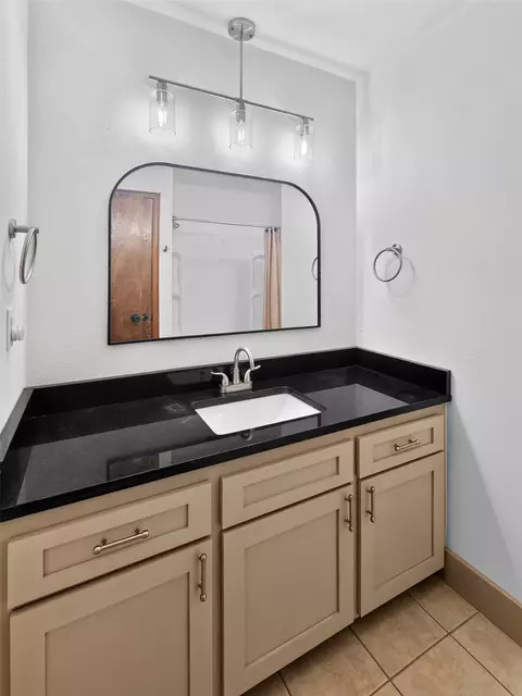Bath - 24304 E 111th St S, Broken Arrow, OK 74014 photo 1 of 3