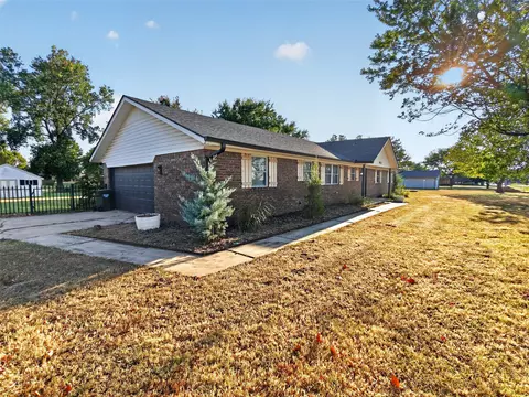 Exterior - 24304 E 111th St S, Broken Arrow, OK 74014 photo 5 of 11