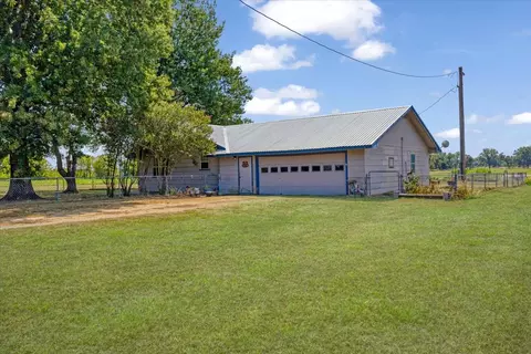 Exterior - 4840 River Rd, Colbert, OK 74733 photo 5 of 6