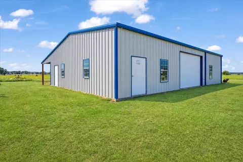 Exterior - 4840 River Rd, Colbert, OK 74733 photo 2 of 6