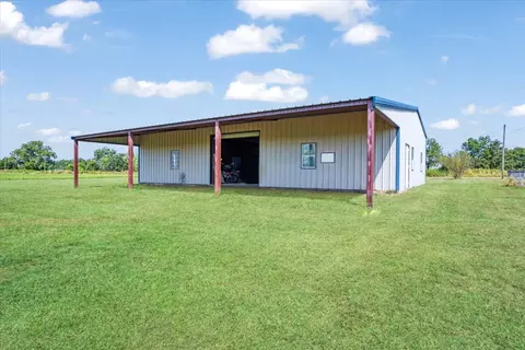 Exterior - 4840 River Rd, Colbert, OK 74733 photo 4 of 6