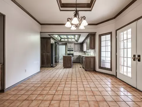 Dining - 6536 E 85th St, Tulsa, OK 74133 photo 3 of 3
