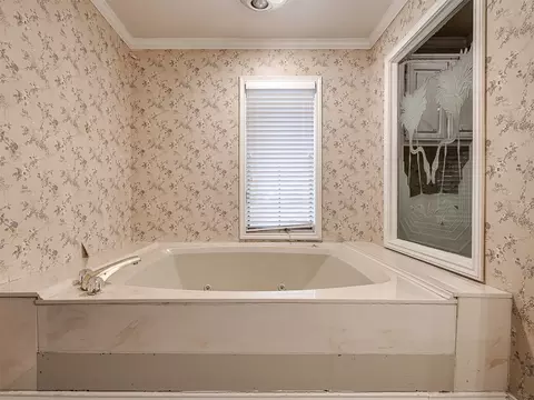 Bath - 6536 E 85th St, Tulsa, OK 74133 photo 6 of 13