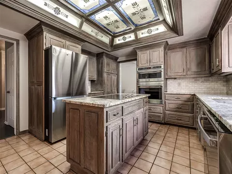 Kitchen - 6536 E 85th St, Tulsa, OK 74133 photo 3 of 8