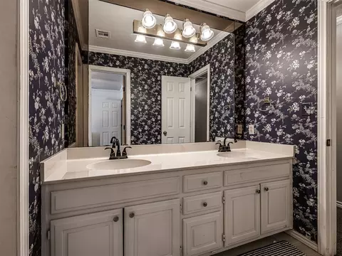 Bath - 6536 E 85th St, Tulsa, OK 74133 photo 11 of 13