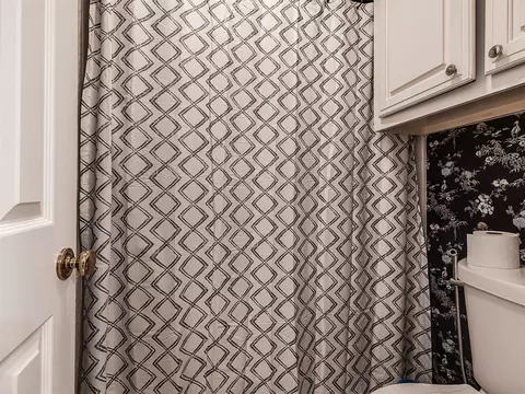 Bath - 6536 E 85th St, Tulsa, OK 74133 photo 12 of 13
