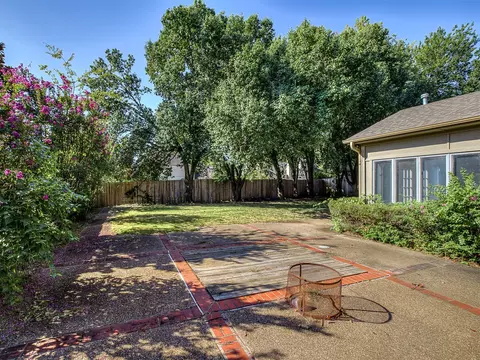 Exterior - 6536 E 85th St, Tulsa, OK 74133 photo 8 of 16
