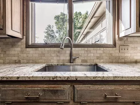 Kitchen - 6536 E 85th St, Tulsa, OK 74133 photo 7 of 8