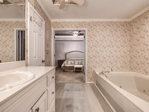 Bath - 6536 E 85th St, Tulsa, OK 74133 photo 9 of 13