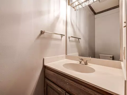 Bath - 6536 E 85th St, Tulsa, OK 74133 photo 3 of 13