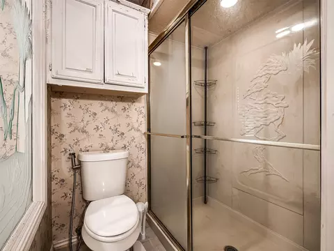 Bath - 6536 E 85th St, Tulsa, OK 74133 photo 8 of 13