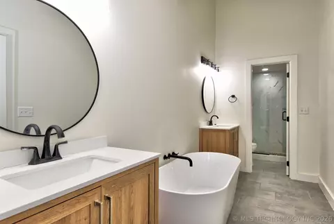 Bath - 9022 E 60th St, Tulsa, OK 74145 photo 2 of 3