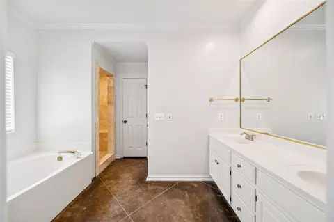 Bath - 3023 E 89th Pl, Tulsa, OK 74137 photo 1 of 4