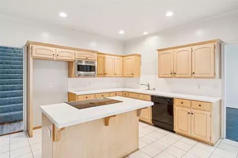 Kitchen - 3023 E 89th Pl, Tulsa, OK 74137 photo 1 of 2