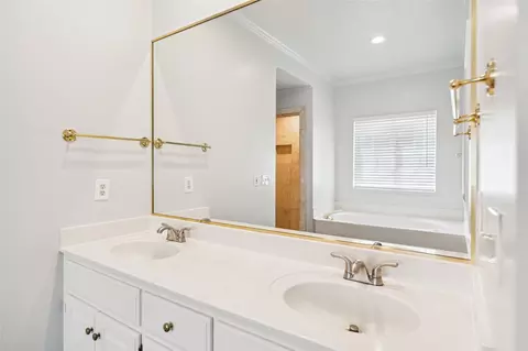 Bath - 3023 E 89th Pl, Tulsa, OK 74137 photo 2 of 4